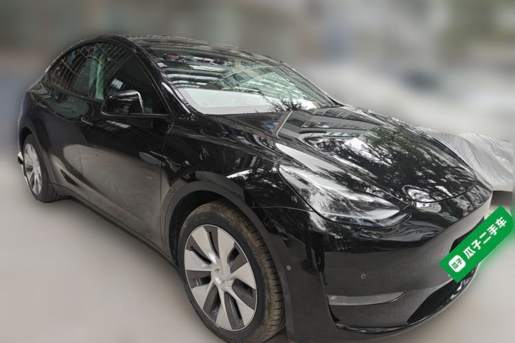 Used Tesla Model Y 2022 Long-Range All-Wheel-Drive Version Front Right 45 Deg