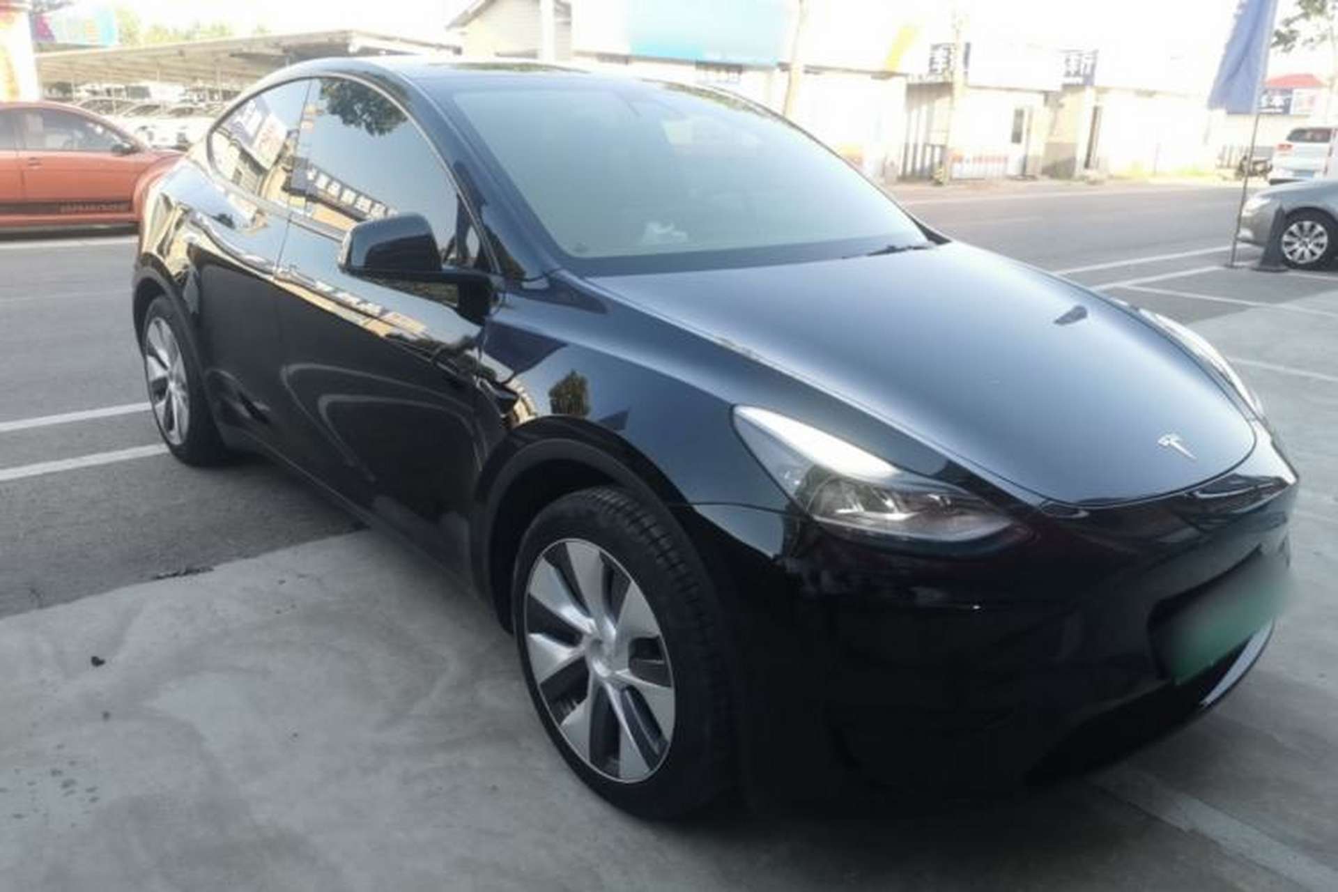 Used Tesla Model Y 2022 Rear-Wheel-Drive Version Front Right 45 Deg