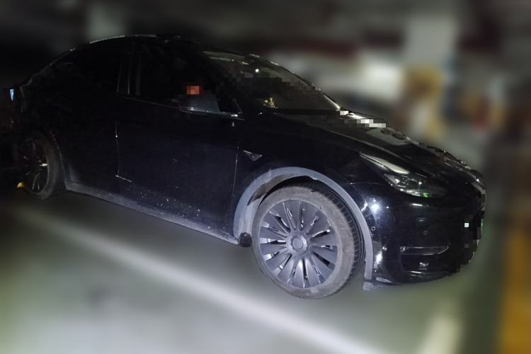 Used Tesla Model Y 2022 Revised Version Long-Range All-Wheel Drive Front Right 45 Deg