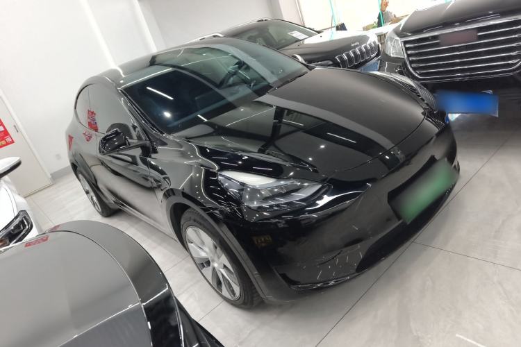 Used Tesla Model Y 2022 Rear-Wheel-Drive Version Front Right 45 Deg