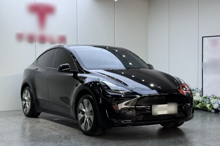 Used Tesla Model Y 2022 Rear-Wheel-Drive Version Front Right 45 Deg