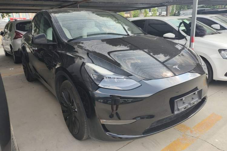 Used Tesla Model Y 2022 Long-Range All-Wheel-Drive Version Front Right 45 Deg