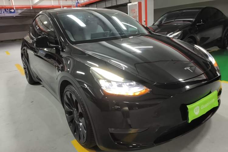 Used Tesla Model Y 2022 Performance High-Performance All-Wheel-Drive Version Front Right 45 Deg
