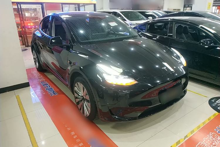 Used Tesla Model Y 2022 Rear-Wheel-Drive Version Front Right 45 Deg