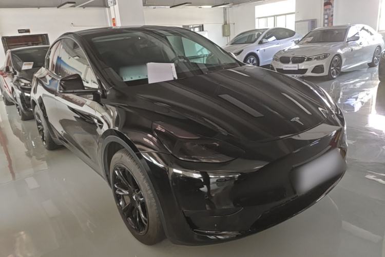 Used Tesla Model Y 2022 Rear-Wheel-Drive Version Front Right 45 Deg