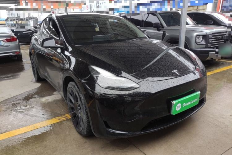 Used Tesla Model Y 2022 Rear-Wheel-Drive Version Front Right 45 Deg