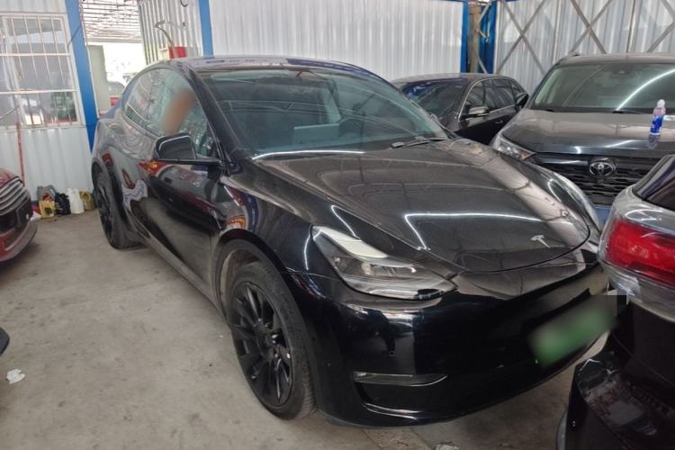 Used Tesla Model Y 2022 Long-Range All-Wheel-Drive Version Front Right 45 Deg