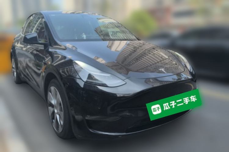 Used Tesla Model Y 2022 Long-Range All-Wheel-Drive Version Front Right 45 Deg