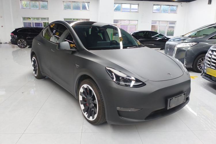 Used Tesla Model Y 2022 Long-Range All-Wheel-Drive Version Front Right 45 Deg