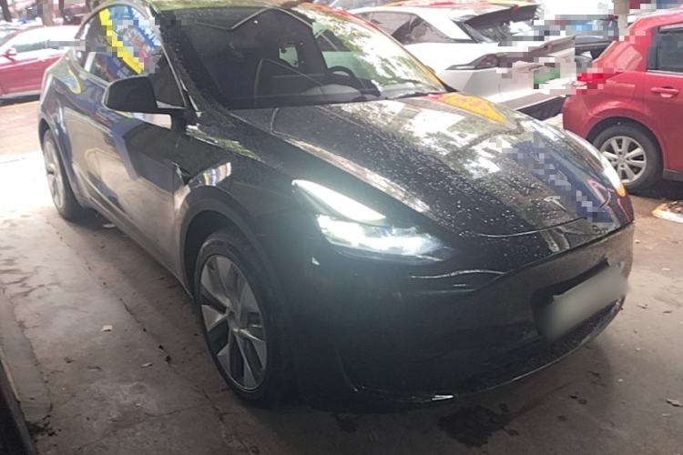 Used Tesla Model Y 2022 Rear-Wheel-Drive Version Front Right 45 Deg