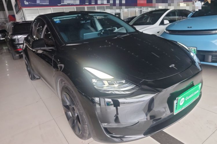Used Tesla Model Y 2022 Long-Range All-Wheel-Drive Version Front Right 45 Deg