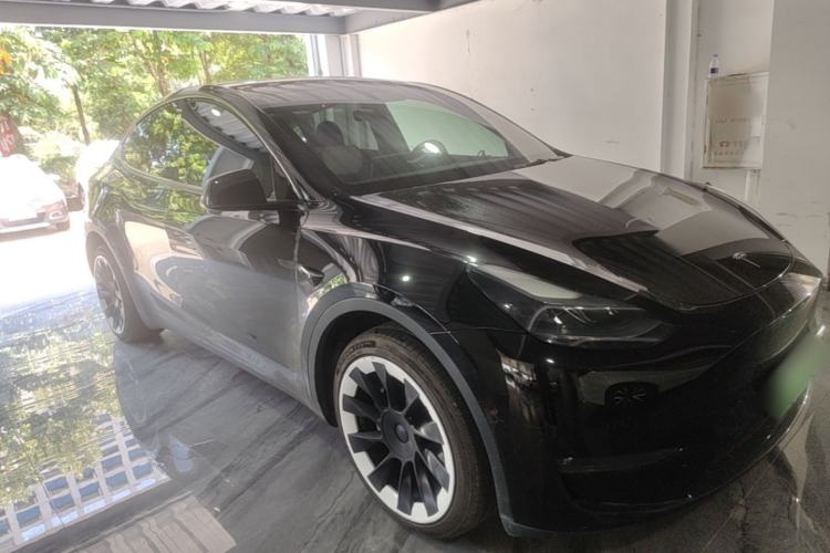 Used Tesla Model Y 2022 Revised Version Long-Range All-Wheel Drive Front Right 45 Deg