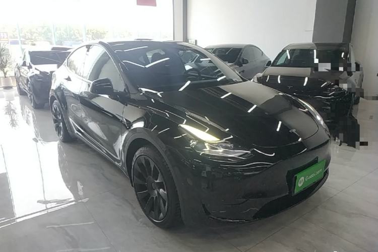 Used Tesla Model Y 2022 Rear-Wheel-Drive Version Front Right 45 Deg