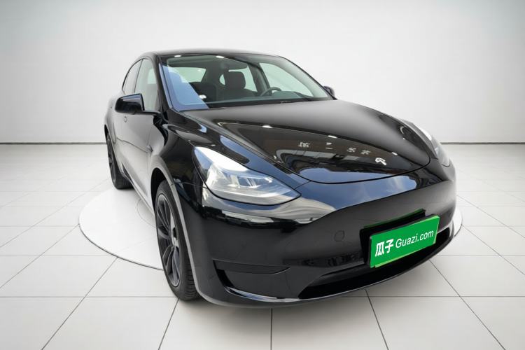 Used Tesla Model Y 2022 Rear-Wheel-Drive Version Front Right 45 Deg