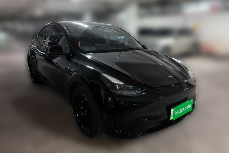 Used Tesla Model Y 2022 Rear-Wheel-Drive Version Front Right 45 Deg