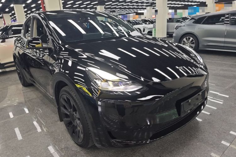 Used Tesla Model Y 2022 Rear-Wheel-Drive Version Front Right 45 Deg