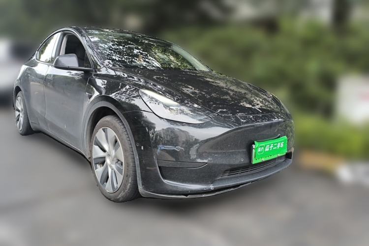Used Tesla Model Y 2022 Rear-Wheel-Drive Version Front Right 45 Deg