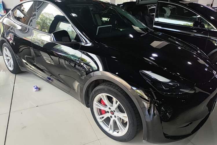 Used Tesla Model Y 2022 Revised Version Rear-Wheel Drive Front Right 45 Deg