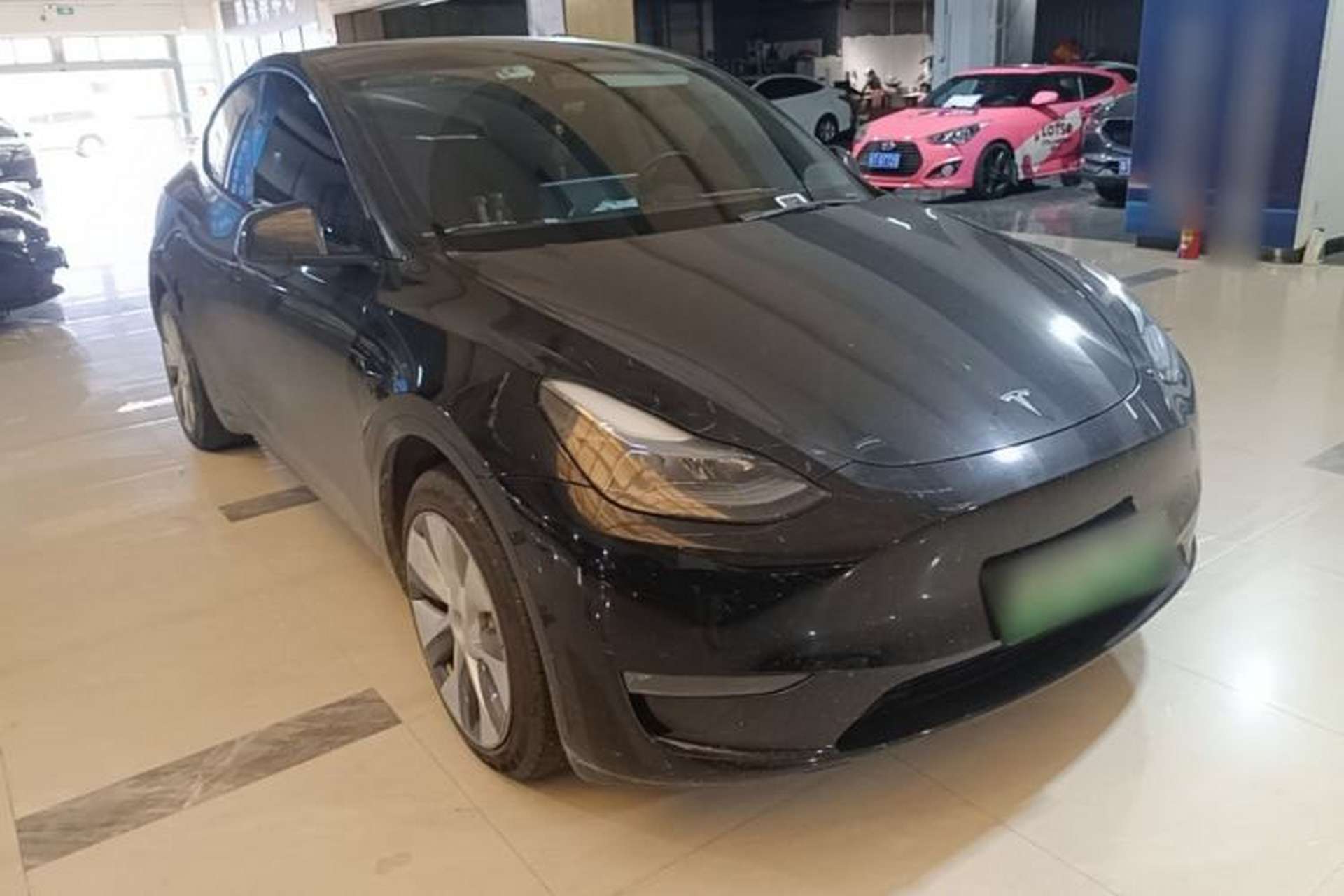 Used Tesla Model Y 2022 Revised Version Long-Range All-Wheel Drive Front Right 45 Deg