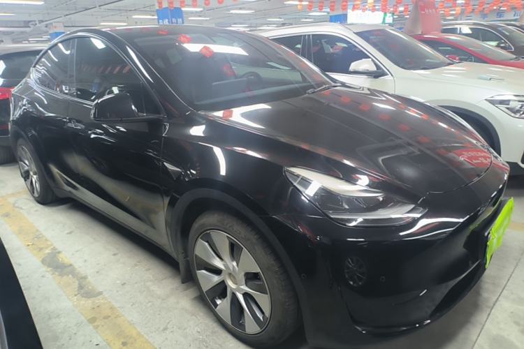 Used Tesla Model Y 2022 Rear-Wheel-Drive Version Front Right 45 Deg