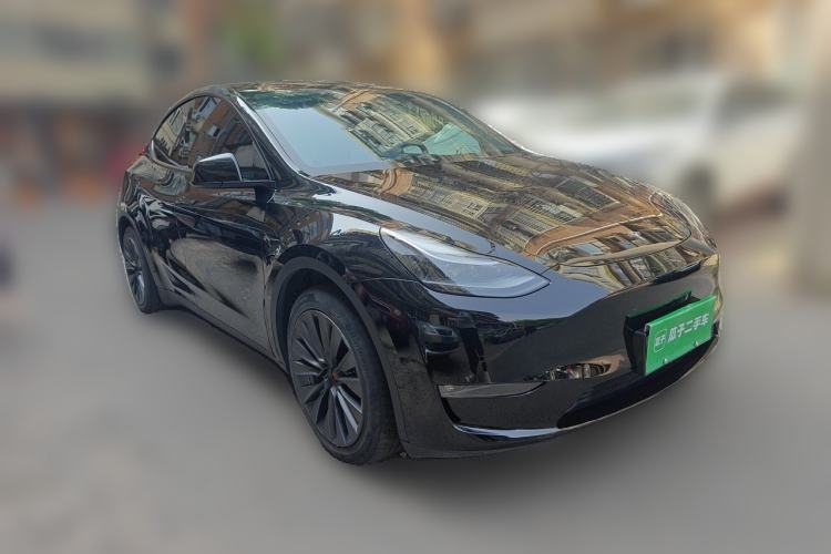 Used Tesla Model Y 2022 Long-Range All-Wheel-Drive Version Front Right 45 Deg
