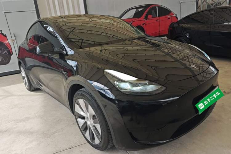 Used Tesla Model Y 2022 Rear-Wheel-Drive Version Front Right 45 Deg