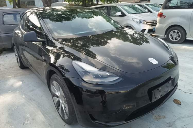 Used Tesla Model Y 2022 Rear-Wheel-Drive Version Front Right 45 Deg