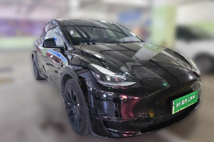 Used Tesla Model Y 2022 Long-Range All-Wheel-Drive Version Front Right 45 Deg