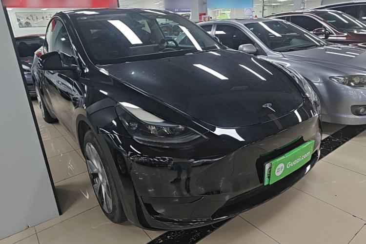 Used Tesla Model Y 2022 Rear-Wheel-Drive Version Front Right 45 Deg