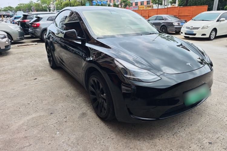 Used Tesla Model Y 2022 Rear-Wheel-Drive Version Front Right 45 Deg