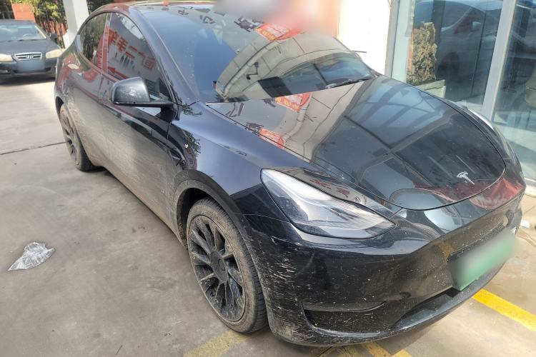 Used Tesla Model Y 2022 Rear-Wheel-Drive Version Front Right 45 Deg