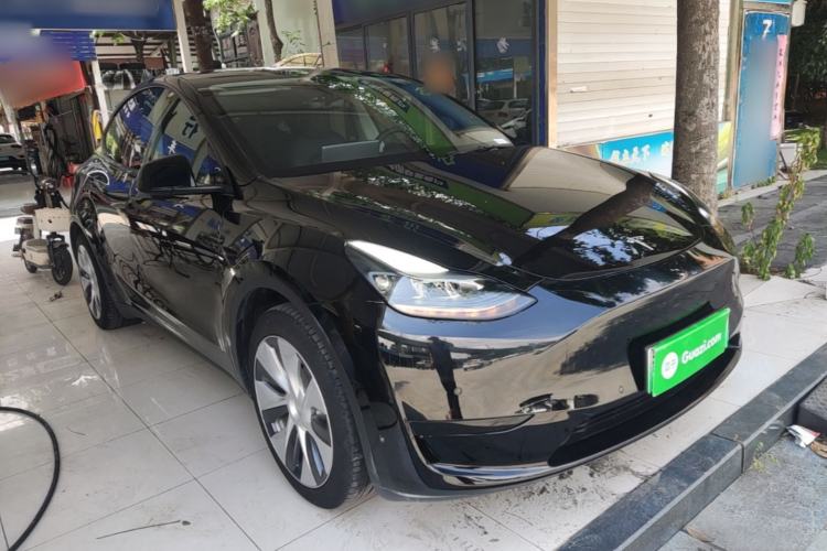 Used Tesla Model Y 2022 Rear-Wheel-Drive Version Front Right 45 Deg