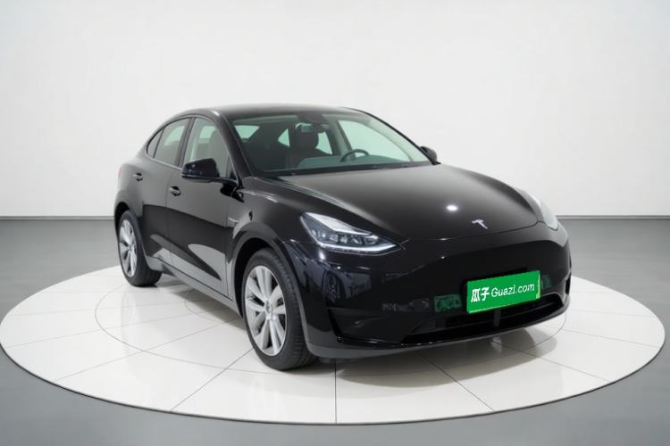 Used Tesla Model Y 2022 Rear-Wheel-Drive Version Front Right 45 Deg