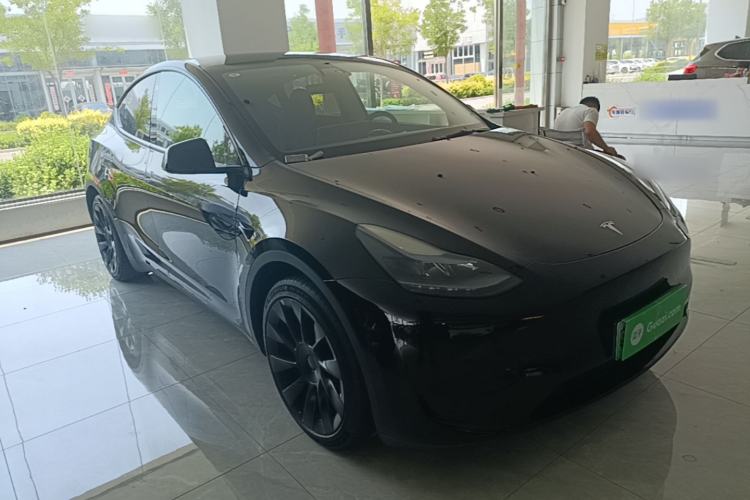 Used Tesla Model Y 2022 Rear-Wheel-Drive Version Front Right 45 Deg