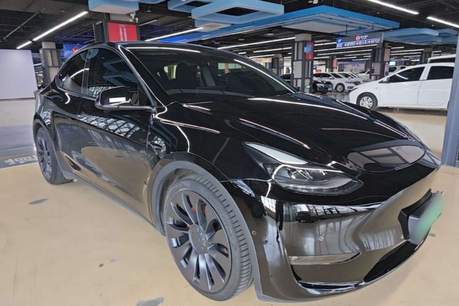 Used Tesla Model Y 2022 Performance High-Performance All-Wheel-Drive Version Front Right 45 Deg