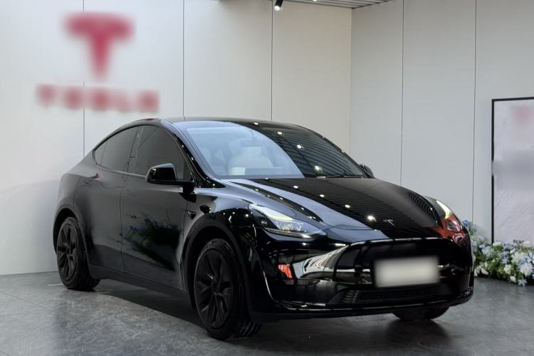 Used Tesla Model Y 2022 Rear-Wheel-Drive Version Front Right 45 Deg