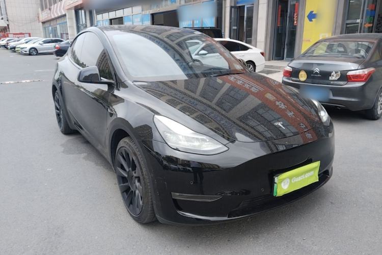 Used Tesla Model Y 2022 Long-Range All-Wheel-Drive Version Front Right 45 Deg