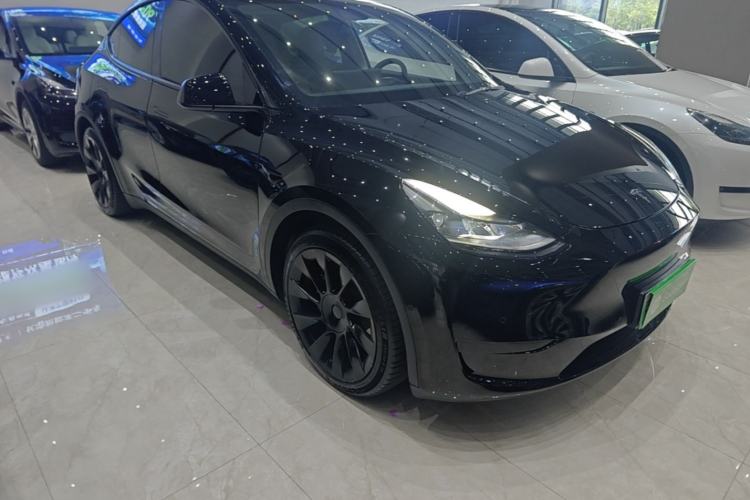 Used Tesla Model Y 2022 Rear-Wheel-Drive Version Front Right 45 Deg