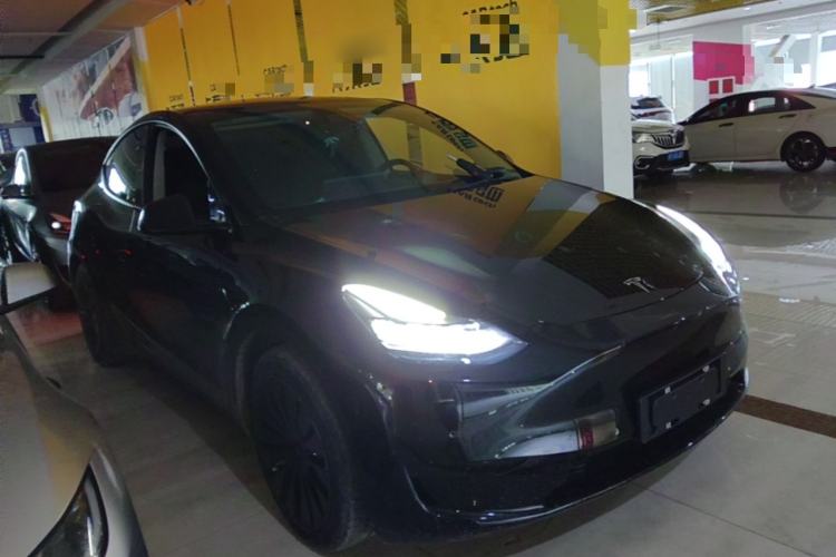 Used Tesla Model Y 2022 Rear-Wheel-Drive Version Front Right 45 Deg