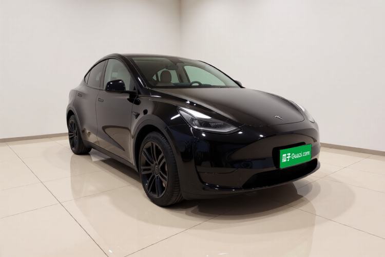 Used Tesla Model Y 2022 Rear-Wheel-Drive Version Front Right 45 Deg