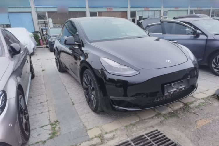 Used Tesla Model Y 2022 Performance High-Performance All-Wheel-Drive Version Front Right 45 Deg