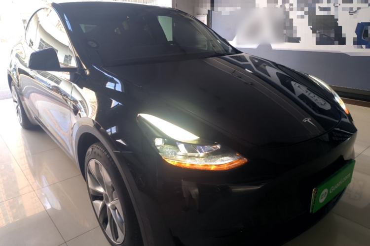 Used Tesla Model Y 2022 Rear-Wheel-Drive Version Front Right 45 Deg