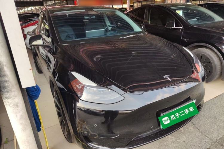 Used Tesla Model Y 2022 Rear-Wheel-Drive Version Front Right 45 Deg