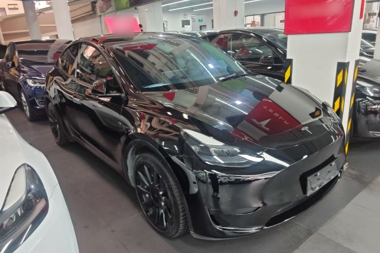 Used Tesla Model Y 2022 Rear-Wheel-Drive Version Front Right 45 Deg