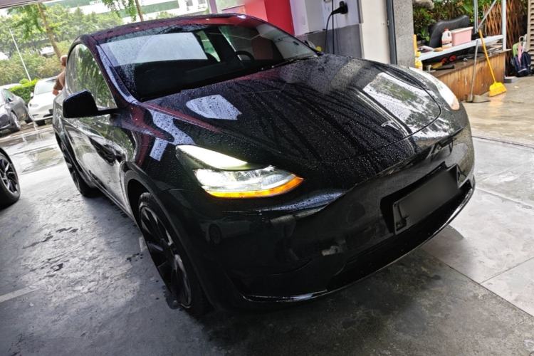 Used Tesla Model Y 2022 Rear-Wheel-Drive Version Front Right 45 Deg