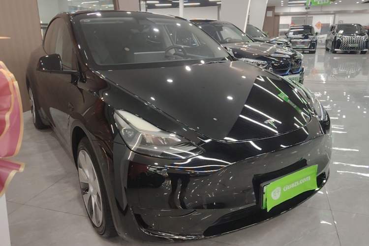 Used Tesla Model Y 2022 Rear-Wheel-Drive Version Front Right 45 Deg