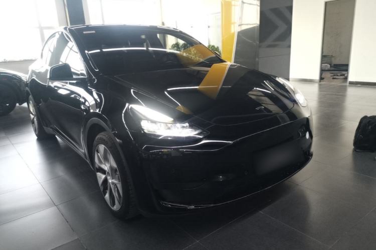 Used Tesla Model Y 2022 Rear-Wheel-Drive Version Front Right 45 Deg