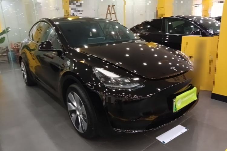 Used Tesla Model Y 2022 Rear-Wheel-Drive Version Front Right 45 Deg
