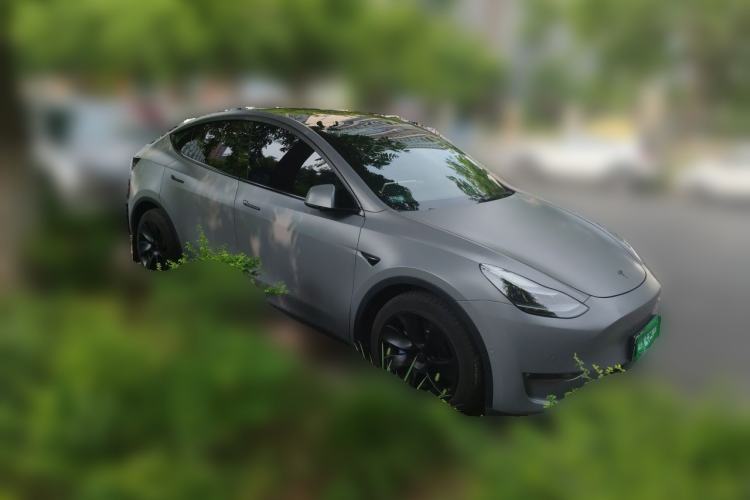 Used Tesla Model Y 2022 Long-Range All-Wheel-Drive Version Front Right 45 Deg