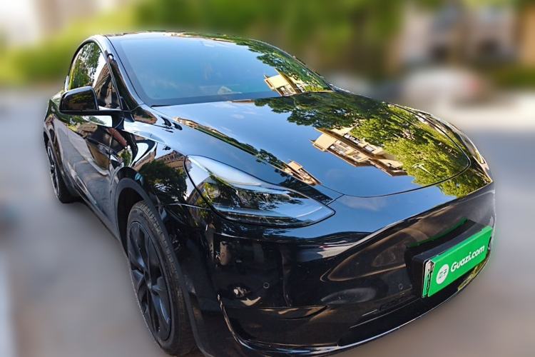 Used Tesla Model Y 2022 Rear-Wheel-Drive Version Front Right 45 Deg